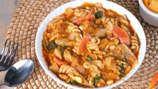 Seblak Kuah Pedas, Sensasi Pedas yang Bikin Nagih dari Bandung