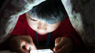 Stop Overdosis Gadget! 7 Cara Simpel Batasi Screen Time Anak Tanpa Drama