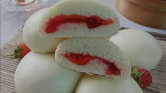 Resep Bakpao Isi Strawberry, Camilan Lezat Favorit Anak Anak Dirumah