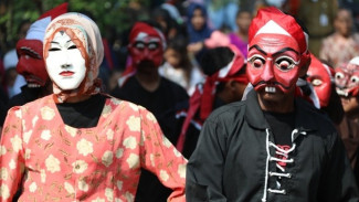 Keduk Beji, Upacara Adat Membersihkan Sumber Air di Desa Tawun Kabupaten Ngawi