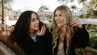 Menerima Diri Sendiri, Inilah Keuntungan dan Kerugian Introvert vs Ekstrovert