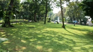 Cara Pergi ke Taman Suropati dengan Transportasi Umum