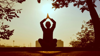 Meditasi Alternatif Menarik Menjemput Kewarasan, Begini Kata Deepak Chopra
