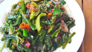 Lauk Kampung Rasa Bintang Lima! Ini Resep Tumis Bunga Genjer yang Gurihnya Nempel di Lidah