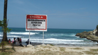 Liburan ke Pantai Jadi Tenang! Ini 7 Tips Sederhana untuk Menjaga Keamanan Diri dan Keluarga