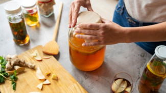 Bikin Ramuan Ajaib di Rumah! Resep Fire Cider Fermentasi untuk Imun Booster Harian