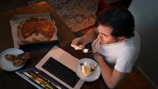 Kurang Tidur Bisa Bikin Gemuk? Mitos atau Fakta Medis ?