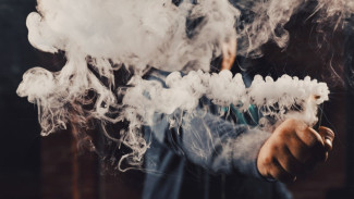 Rokok Tembakau dan Rokok Elektrik, Mana Yang Lebih Berbahaya?