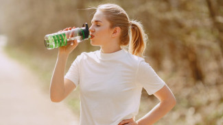 Biar Tidak Lupa Lagi! Tips Sederhana agar Rajin Minum Air Putih Setiap Hari