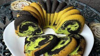 Harumnya Bikin Jatuh Cinta! Buttercake Pandan Ketan Hitam yang Lembut dan Kaya Rasa