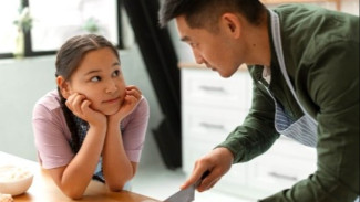 Bukan Cuma Cari Nafkah! 7 Peran Penting Ayah dalam Pengasuhan Anak yang Wajib Diketahui