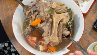 Jangan Lewatkan! Resep Sop Buntut Lezat dan Menghangatkan Saat Hujan Turun