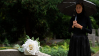 7 Arti Mimpi Ziarah ke Makam, Tanda Ada yang Belum Selesai?