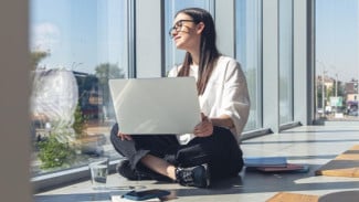 Hidup Nggak Cuma Tentang Kerja! Ini 3 Cara Simpel Capai Work Life Balance