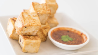 Tips Goreng Tahu yang Benar, Biar Tahu Gak Nempel!