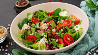 Kesegaran dalam Semangkuk Kesehatan, Memilih Sayuran Terbaik untuk Salad Anda