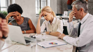 Meeting Terus Bikin Emosi? Ini Trik Psikolog Atasi Stres Kerja Secara Mental