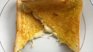 Resep Roti Bakar Mozza yang Lumer dan Enak di Mulut