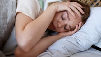 10 Arti Mimpi Menangis Sampai Nangis Beneran, Pertanda Pemulihan Diri?