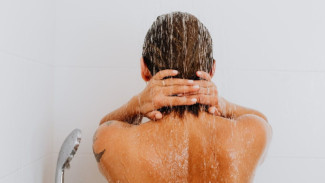 Terlalu Sering Keramas Bikin Rambut Rontok, Benarkah?
