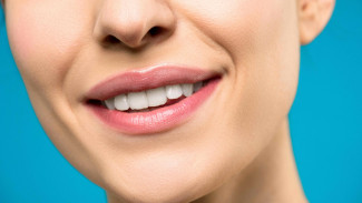 Lip Screen Jadi Beauty Hack 2025, Si Kecil Praktis yang Bikin Bibir Tetap Glowing