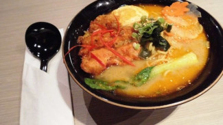Ramen Gulai Fusion, Revolusi Kuliner yang Mempertemukan Sakura dan Nusantara
