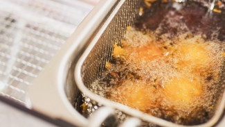 Tips Menyimpan Minyak Goreng Bekas agar Tidak Bau dan Bisa Dipakai Ulang