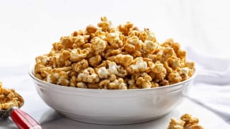 Resep Popcorn Karamel Renyah dan Manisnya Nempel, Cocok Buat Camilan Nonton!