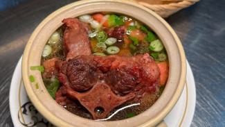 Sop Buntut Sapi Cuma Satu Bumbu, Resep Mudah dan Praktis
