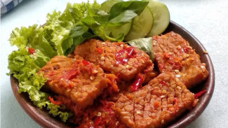 Tempe Penyet Sambal Petis, Rasanya Gurih dan Nagih! Resep Mudah dan Praktis