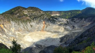 Menjelajahi Keindahan Alam dan Legenda Tangkuban Perahu, Ikon Wisata di Bandung