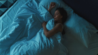 Mulai Sekarang! Rasakan 5 Manfaat Luar Biasa Tidur Tanpa Cahaya di Kamar