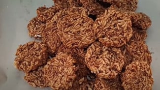 Rengginang Gula Merah, Camilan Legendaris yang Manisnya Bikin Nagih!