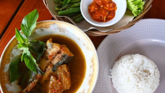 Resep Pindang Patin Palembang Asli, Kuah Segar Asam Pedasnya Bikin Nambah Nasi Terus!