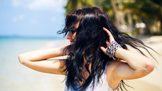 Cara Simpel Keringkan Rambut Alami Agar Tidak Gampang Kusut atau Frizzy
