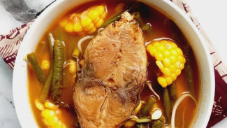 Resep Sayur Asem Ikan Asap Khas Tuban, Kuah Segar Asam Pedas dengan Aroma Unik!