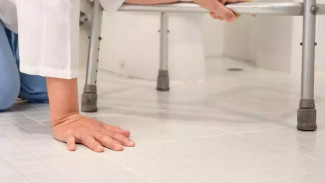 Jatuh di Kamar Mandi? Ini Langkah Pertolongan Pertama yang Wajib Kamu Tahu!