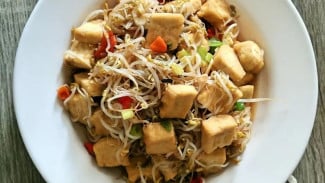 Tumis Tahu Kecambah Petis, Gurih Manisnya Bikin Nambah Terus!