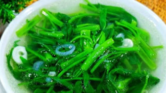 Sayur Kangkung Kuah Bening, Masak Kilat, Rasa Seger Bikin Nambah Nasi!