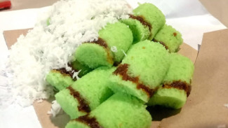 Cara Membuat Kue Putu Tanpa Cetakan Bambu, Mudah dan Lezat