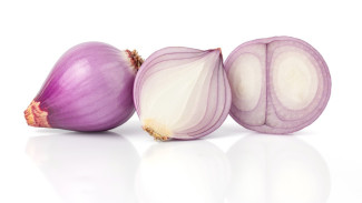 Trik Cerdas Menyimpan Bawang Merah Kupas Supaya Tidak Cepat Busuk