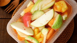 Resep Asinan Buah Segar dan Simple, Cocok untuk Cuaca Panas