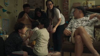 7 Alasan Mengapa Film 1 Kakak 7 Ponakan Jadi Tontonan Wajib untuk Generasi Sandwich