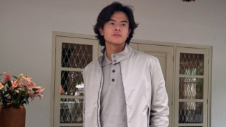 Profil dan Perjalanan Karir Dion Wiyoko, Aktor Pemeran Jonathan di Film Sore: Istri dari Masa Depan
