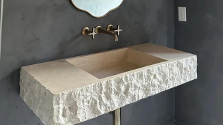 Bukan Kotor, Ayo Mengenal Wastafel Limestone Sink