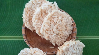 Cara Membuat Rengginang Terasi Merah, Camilan Renyah Gurih