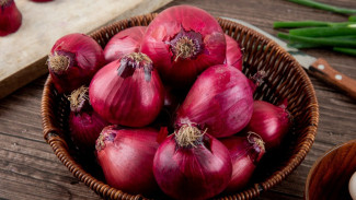 Tips Ampuh Memotong Bawang Tanpa Menangis