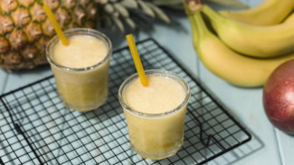 Smoothie Apel Pisang, Kenyang dan Sehat dalam 5 Menit!