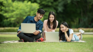 5 Dampak Membaca Buku yang Membuatmu Jago Bicara dan Berbobot
