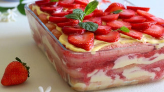 Resep Strawberry Tiramisu yang Menggoda Selera, Variasi Unik dari Tiramisu!